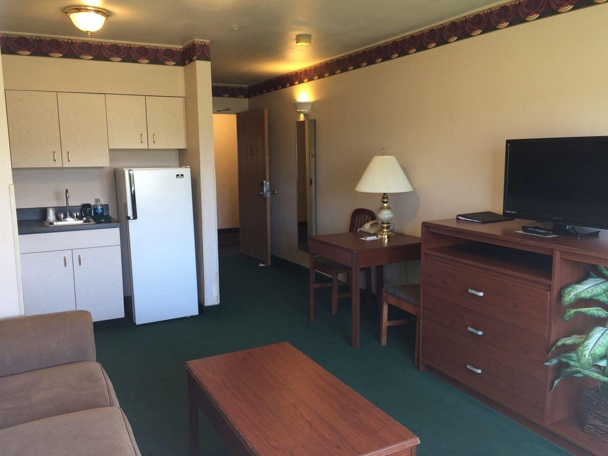 Fairbridge Inn&Suites - Miles City Extérieur photo